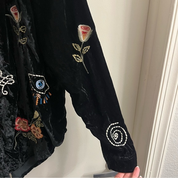 NWT Kyla Seo Wrenley Velvet Embroidered Long Sleeve Button Down Shirt Size Small - Picture 5 of 14